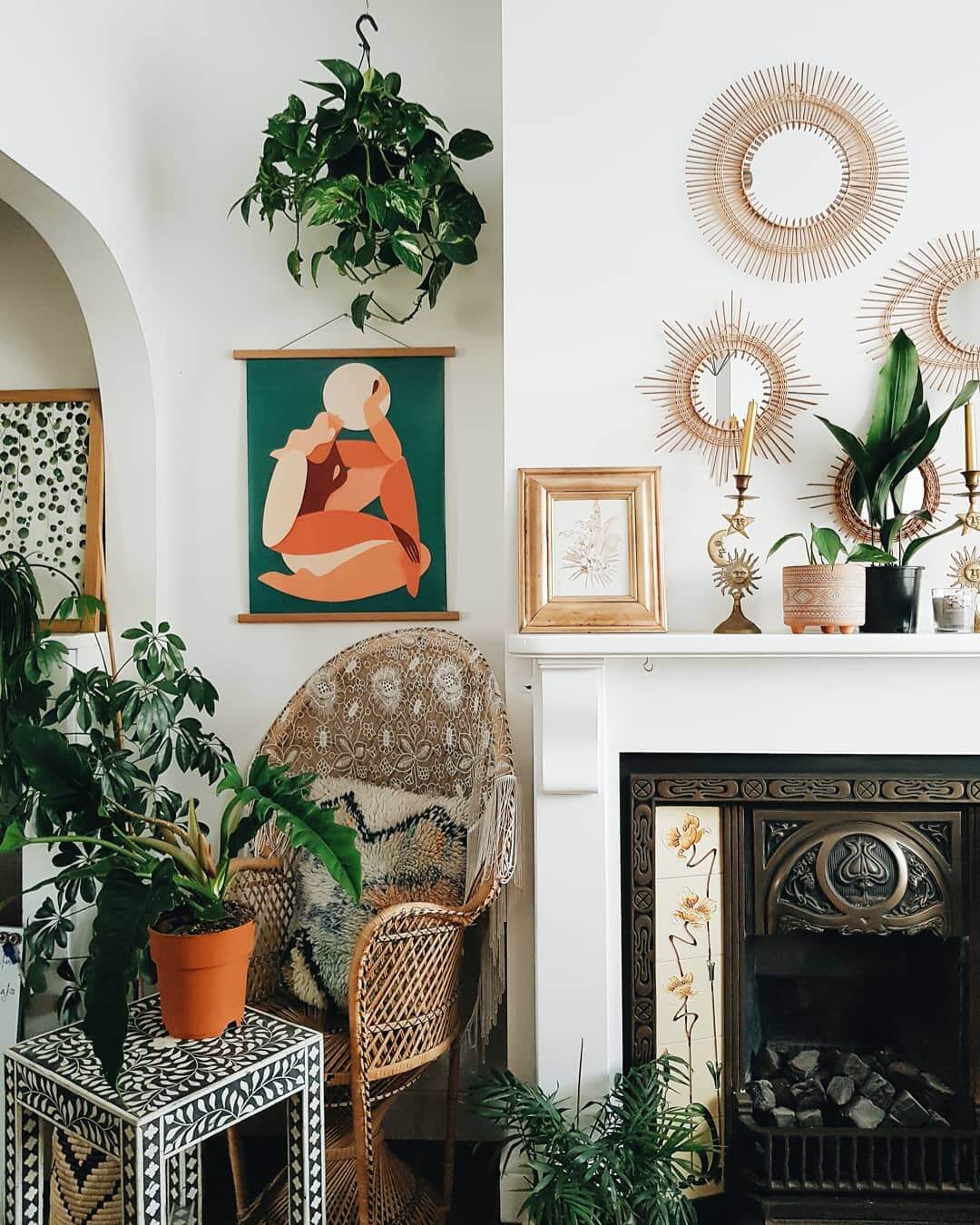 Living Room Mirror Decor Ideas | Valspar Paint